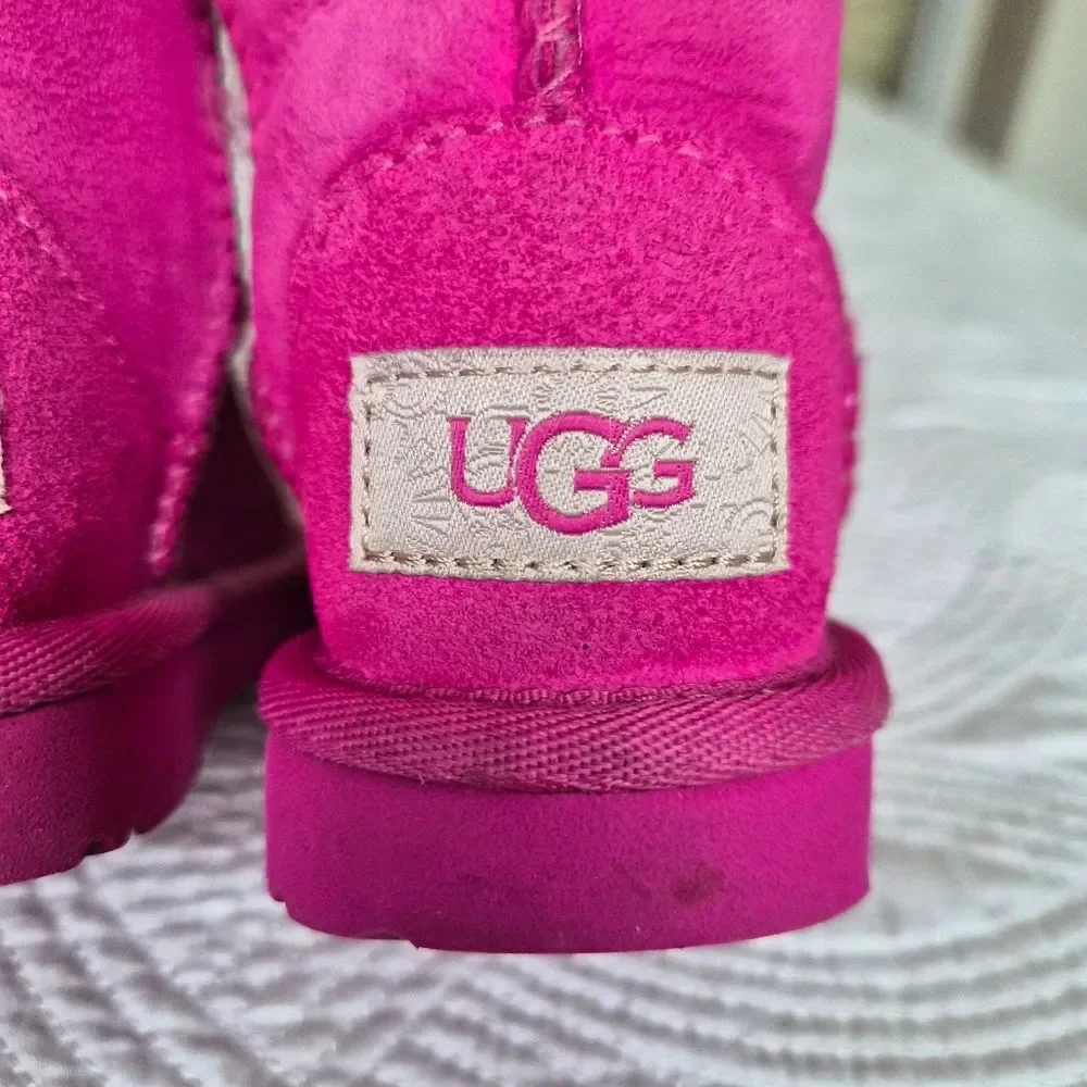 GUC UGG Classic II Boots Hot Pink Raspberry Sorbet Sz 7
